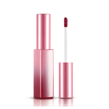 Long-lasting Moisturizing Lip Gloss